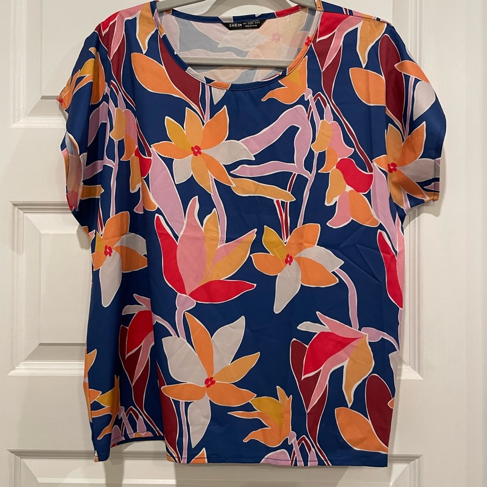 SHEIN- Floral Short Sleeve Top- Size Large